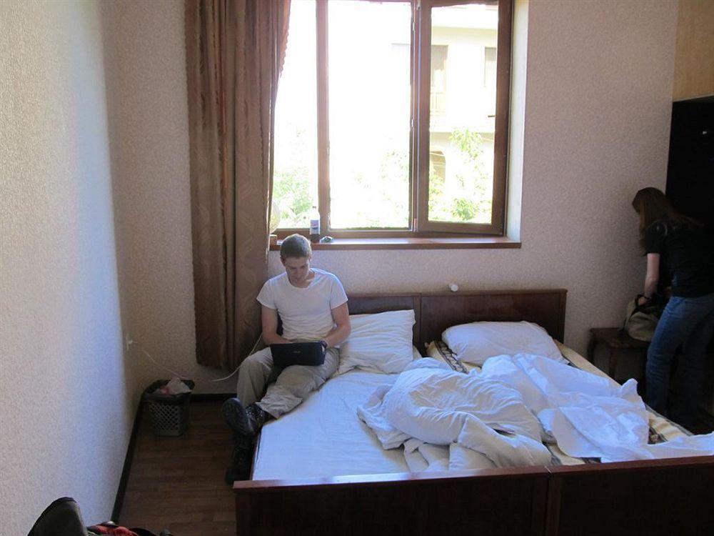 Glide Hostel エレバン エクステリア 写真