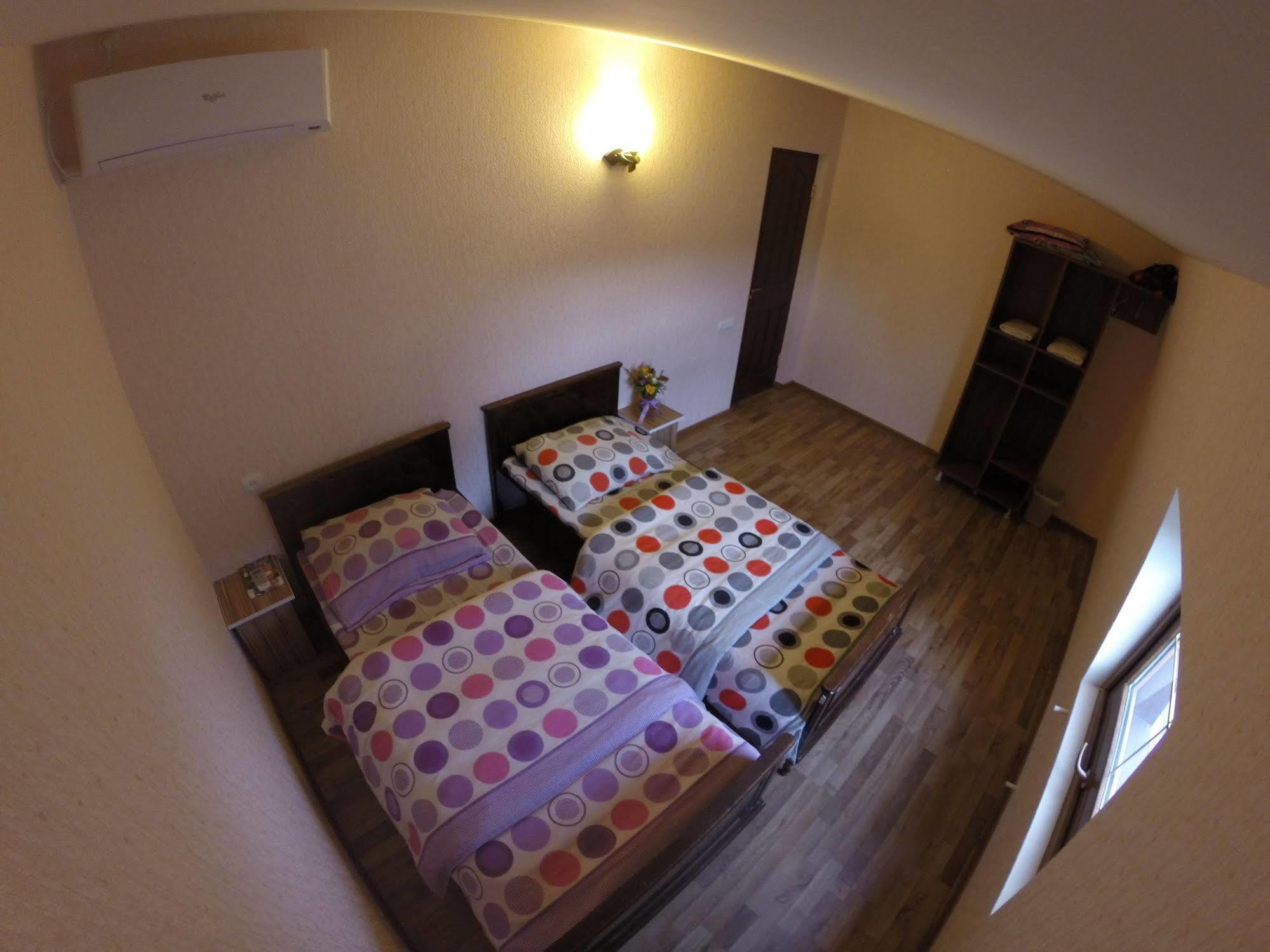 Glide Hostel エレバン エクステリア 写真