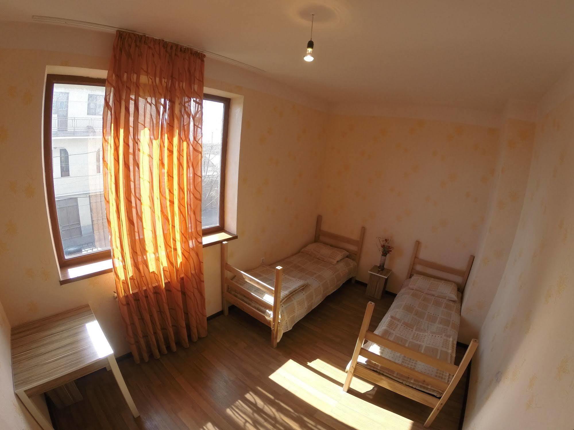 Glide Hostel エレバン エクステリア 写真