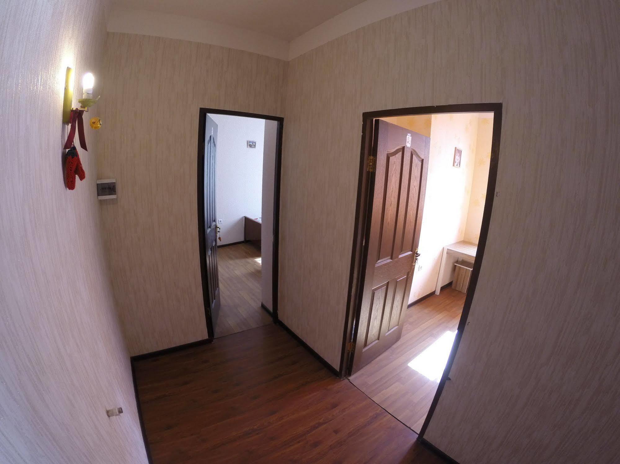 Glide Hostel エレバン エクステリア 写真
