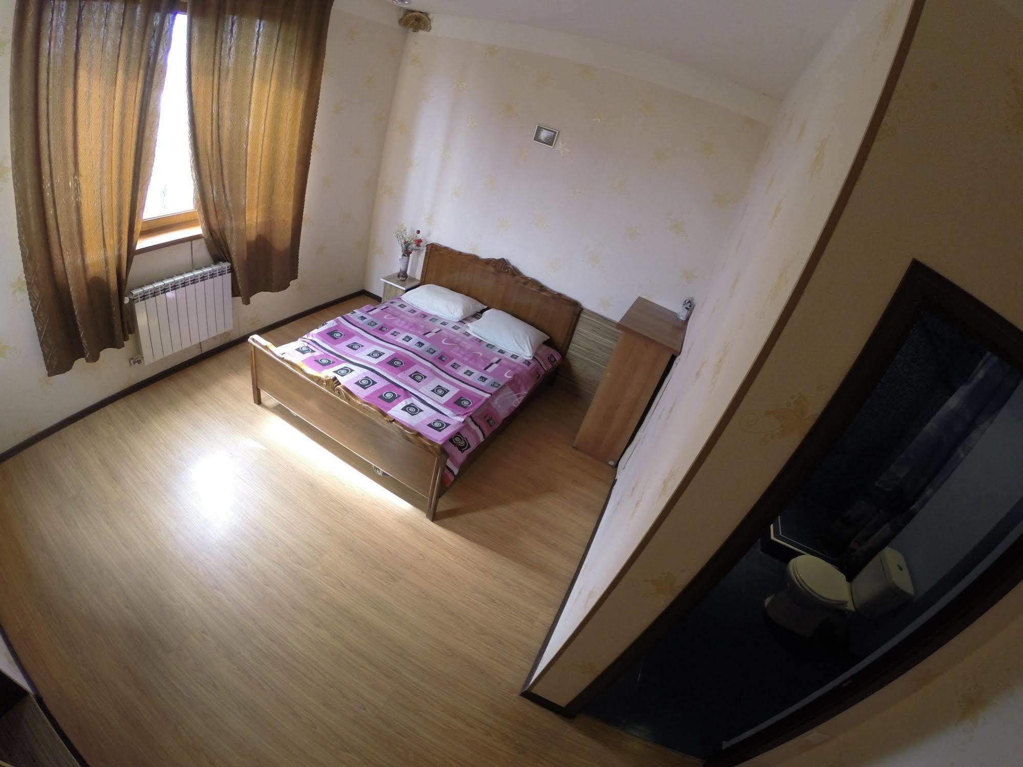 Glide Hostel エレバン エクステリア 写真