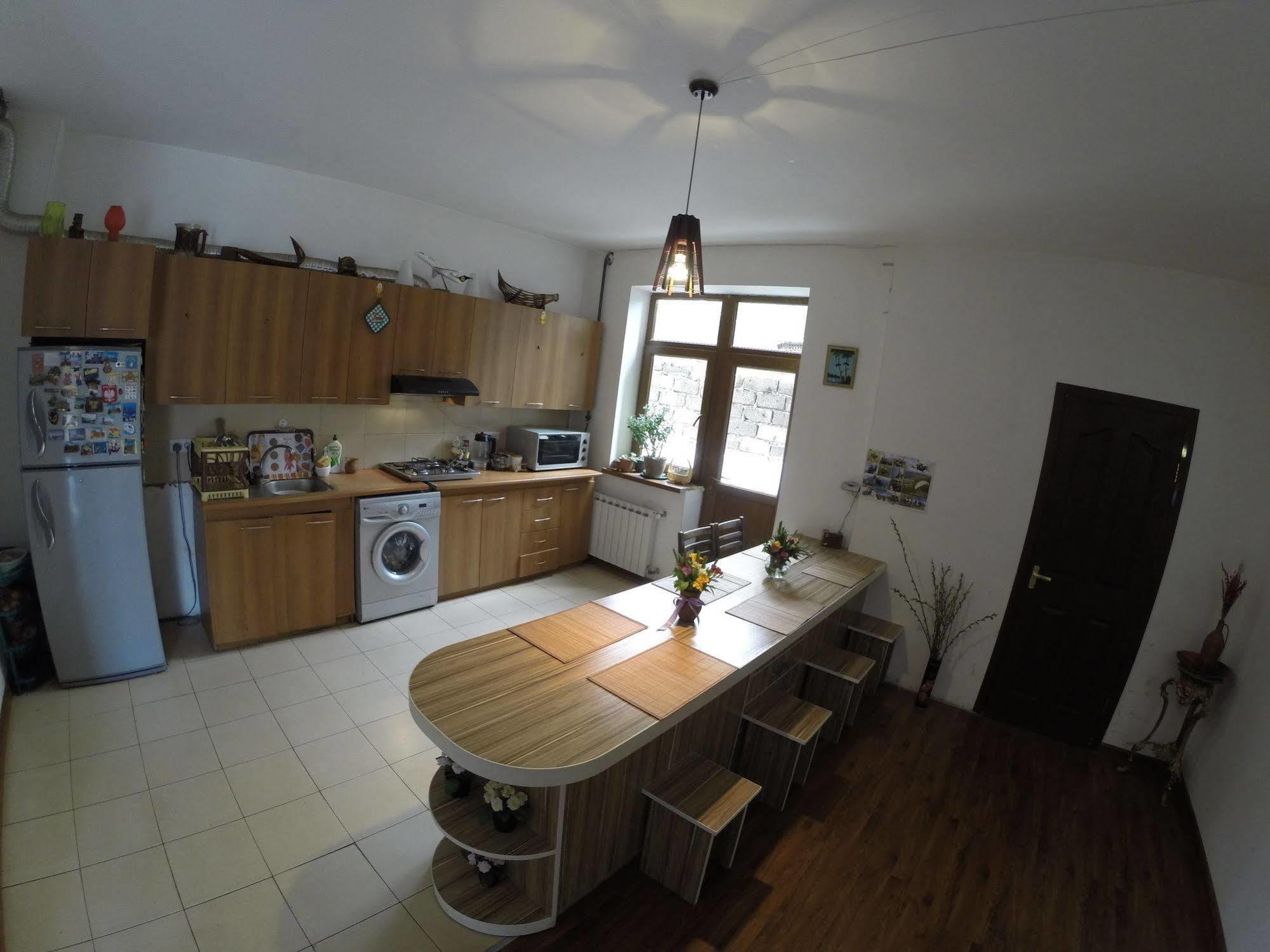 Glide Hostel エレバン エクステリア 写真