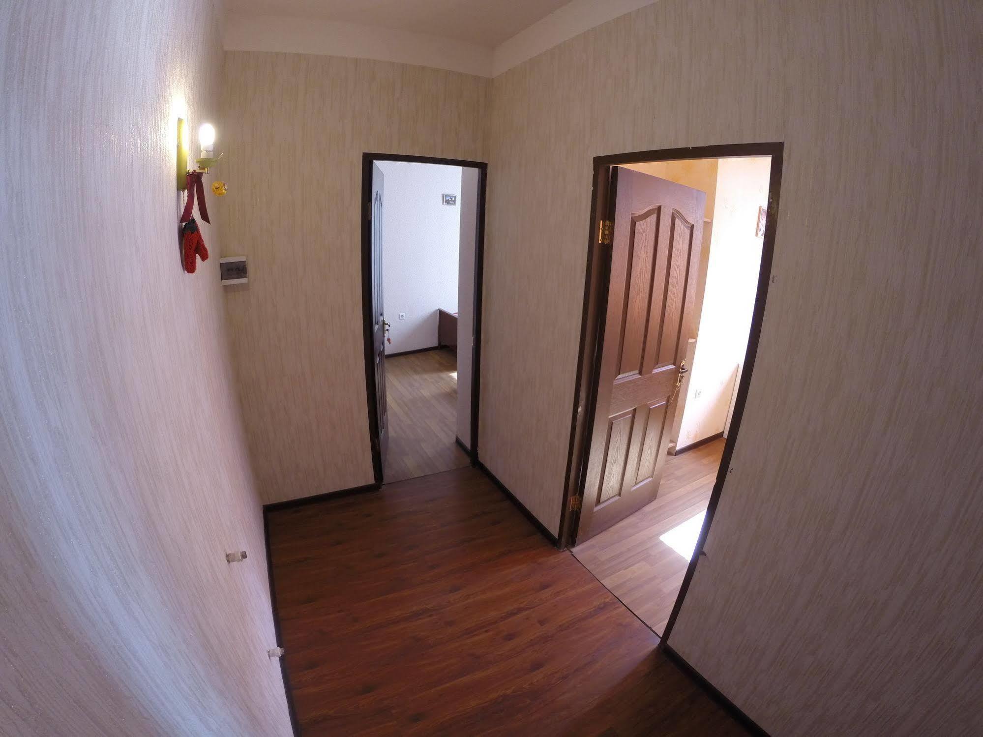 Glide Hostel エレバン エクステリア 写真